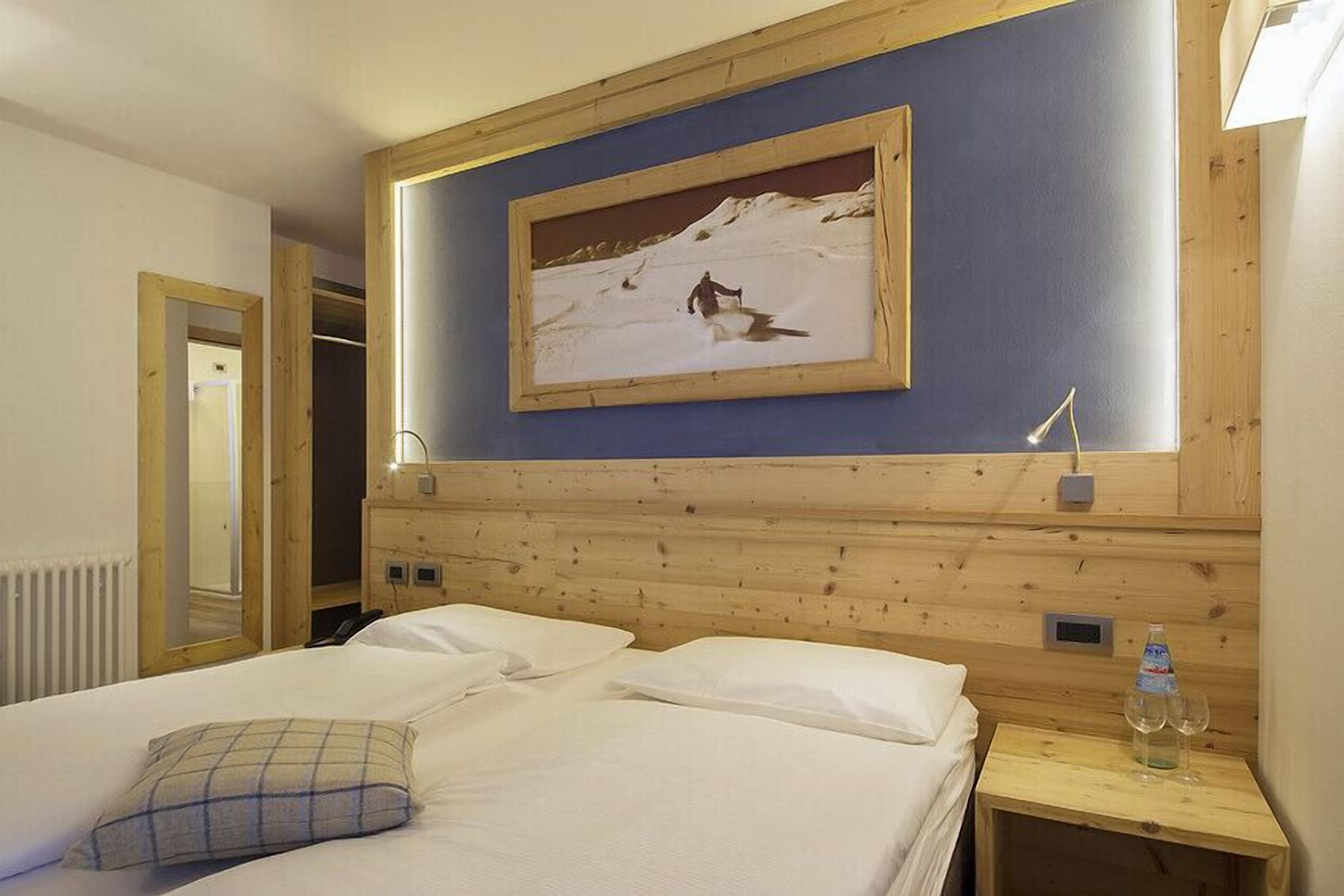 junior suite | in-room safe, desk, soundproofing, cots/infant beds