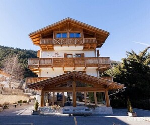 Front of property - Hotel Garni Lastei (San Giovanni di Fassa)