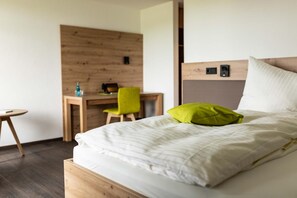 Desk, free cots/infant beds, free WiFi - Gasthof Spelsberg (Altena)