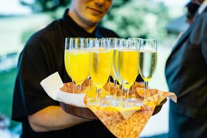 Lounas ja illallinen, paikallinen keittiö