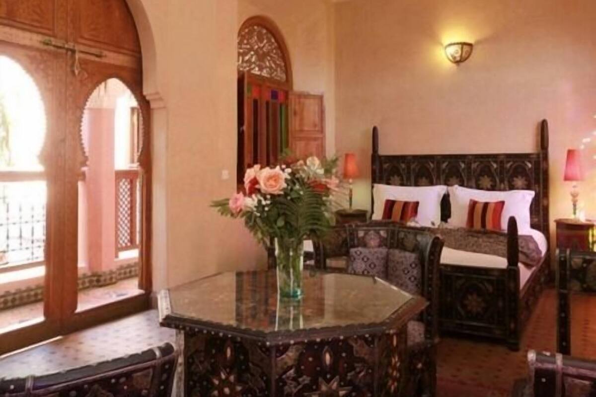 Suite, Private Bathroom (Royale)