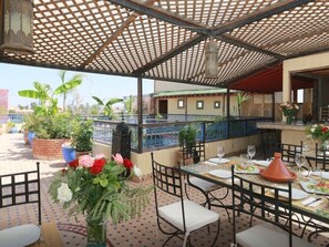 Outdoor dining - Riad Jnane Jdid (Marrakech)