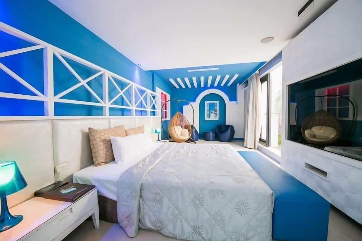 Individually decorated, blackout curtains, free WiFi