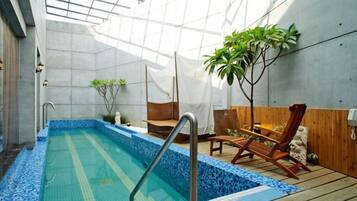 Double Room, Hot Tub (Garage) | Terrace/patio