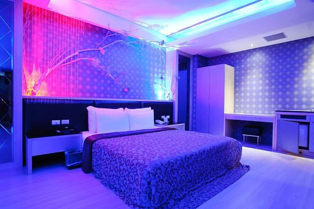 Standard Suite, Hot Tub (" - D - ")