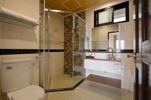 Bañera y ducha independientes, bañera de hidromasaje