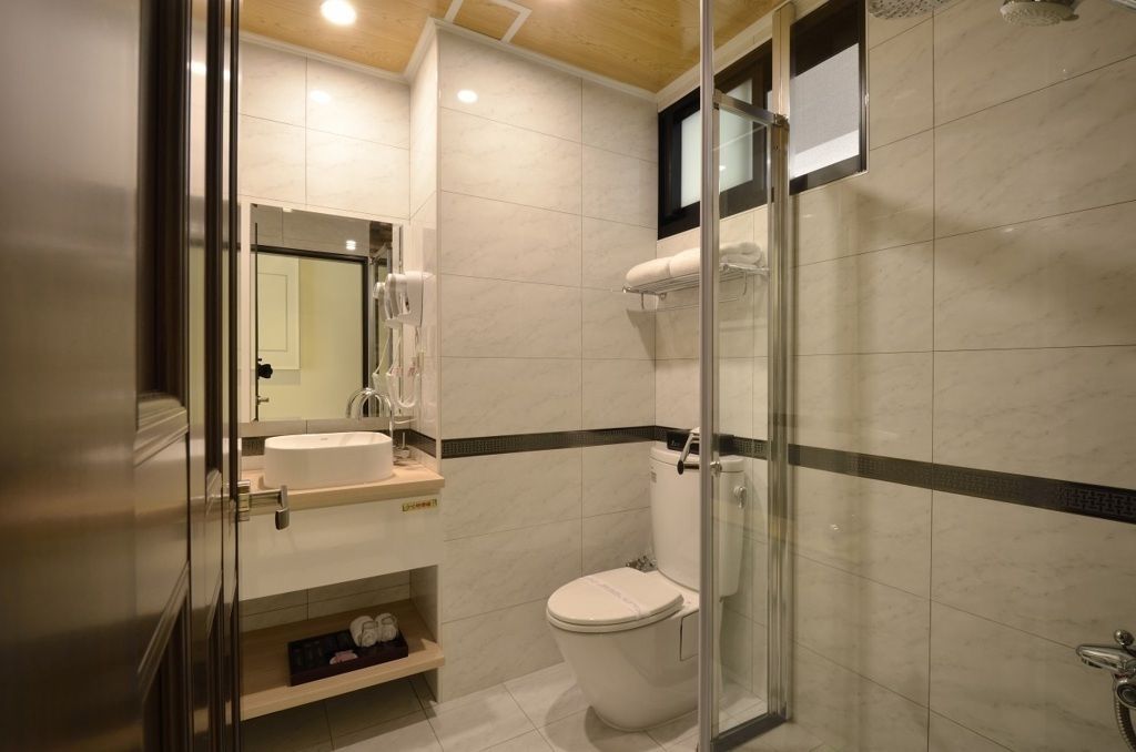 Standard Double Room, Bathtub, Mountain View | Desk, blackout drapes, soundproofing, free WiFi
