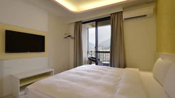 Standard Double Room, Bathtub, Mountain View | Desk, blackout drapes, free WiFi, wheelchair access