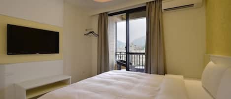 Standard Double Room, Bathtub, Mountain View | Desk, blackout drapes, soundproofing, free WiFi
