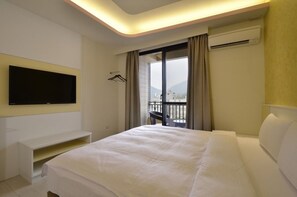 Bureau, rideaux occultants, chambres insonorisées, Wi-Fi gratuit