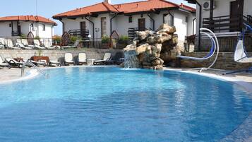 Sauna, hot tub, steam room, Turkish bath, body treatments, aromatherapy