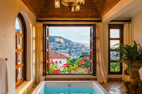 KATHARINA SUITE | Bathroom | Separate tub and shower, deep soaking tub, hydromassage showerhead