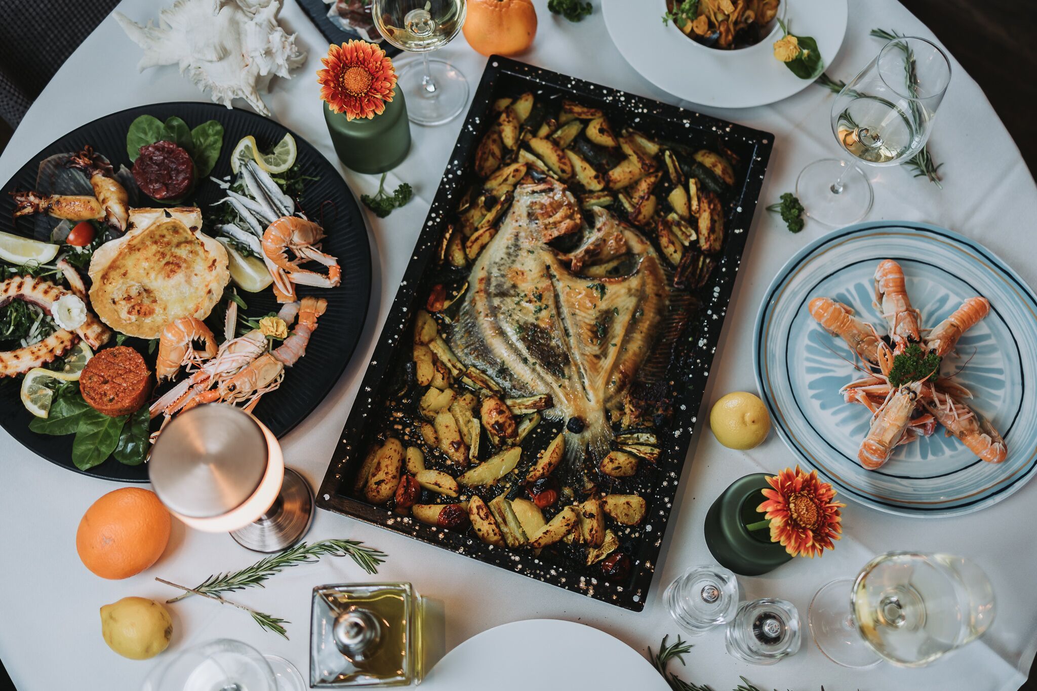 lunch and dinner served