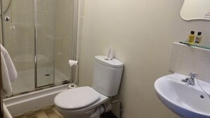 Double or Twin Room, Ensuite | Bilik Mandi