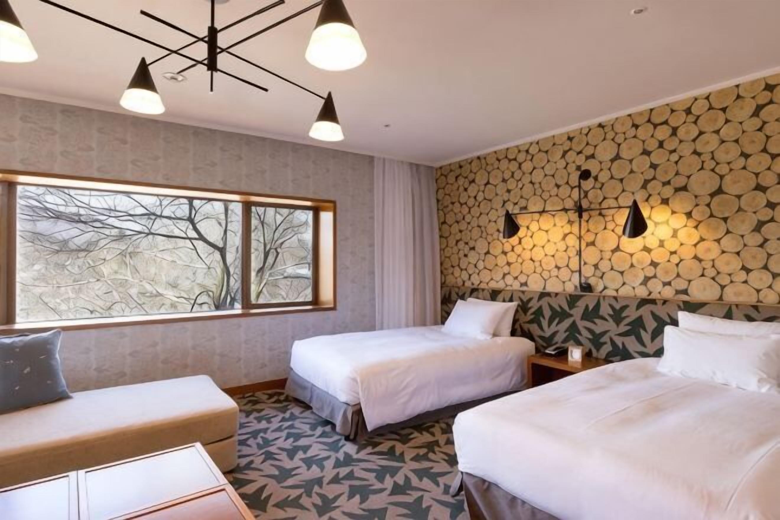 Couette en duvet, minibar, coffre-fort, lit de bébé (gratuit)