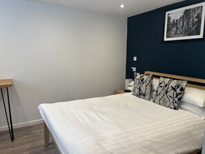 Double Room, Ensuite - Priory Tearooms Burford With Rooms (Burford)