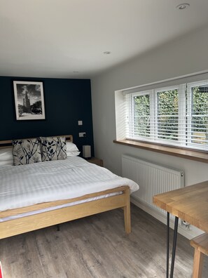 Double Room, Ensuite - Priory Tearooms Burford With Rooms (Burford)