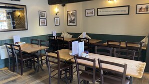 Restaurant - Priory Tearooms Burford With Rooms (Burford)