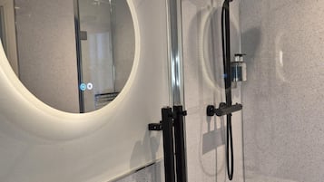 Twin Room, Ensuite (Room 4)