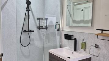 Triple Room, Private Bathroom (Room 2)