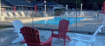 Barberry Court Motel