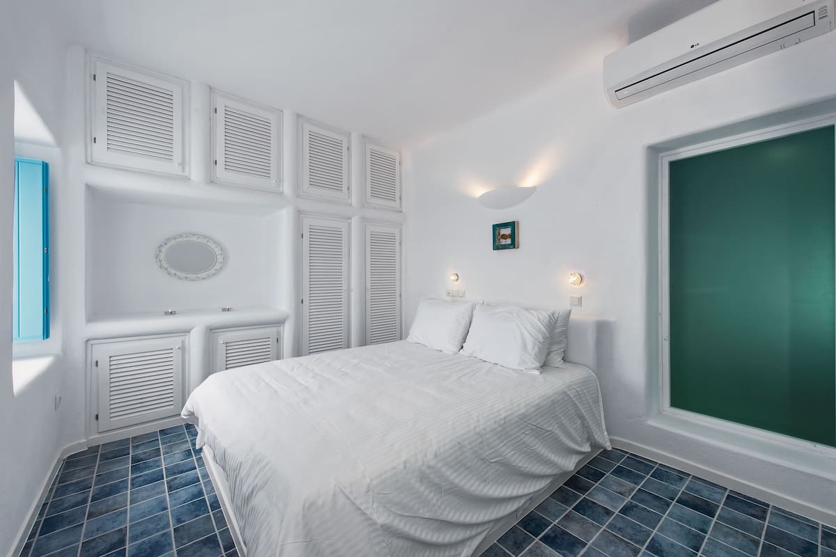 Junior Suite, 1 Bedroom, Heated Tub | 1 habitación y ropa de cama de alta calidad