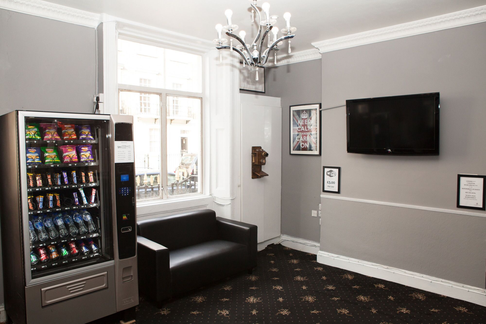 Photo - The Tudor Inn Hotel