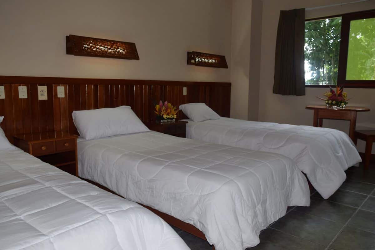 In-room safe, desk, bed sheets