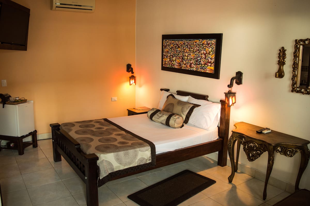 Standardzimmer | Hochwertige Bettwaren, Daunenbettdecken, Select-Comfort-Betten, Minibar