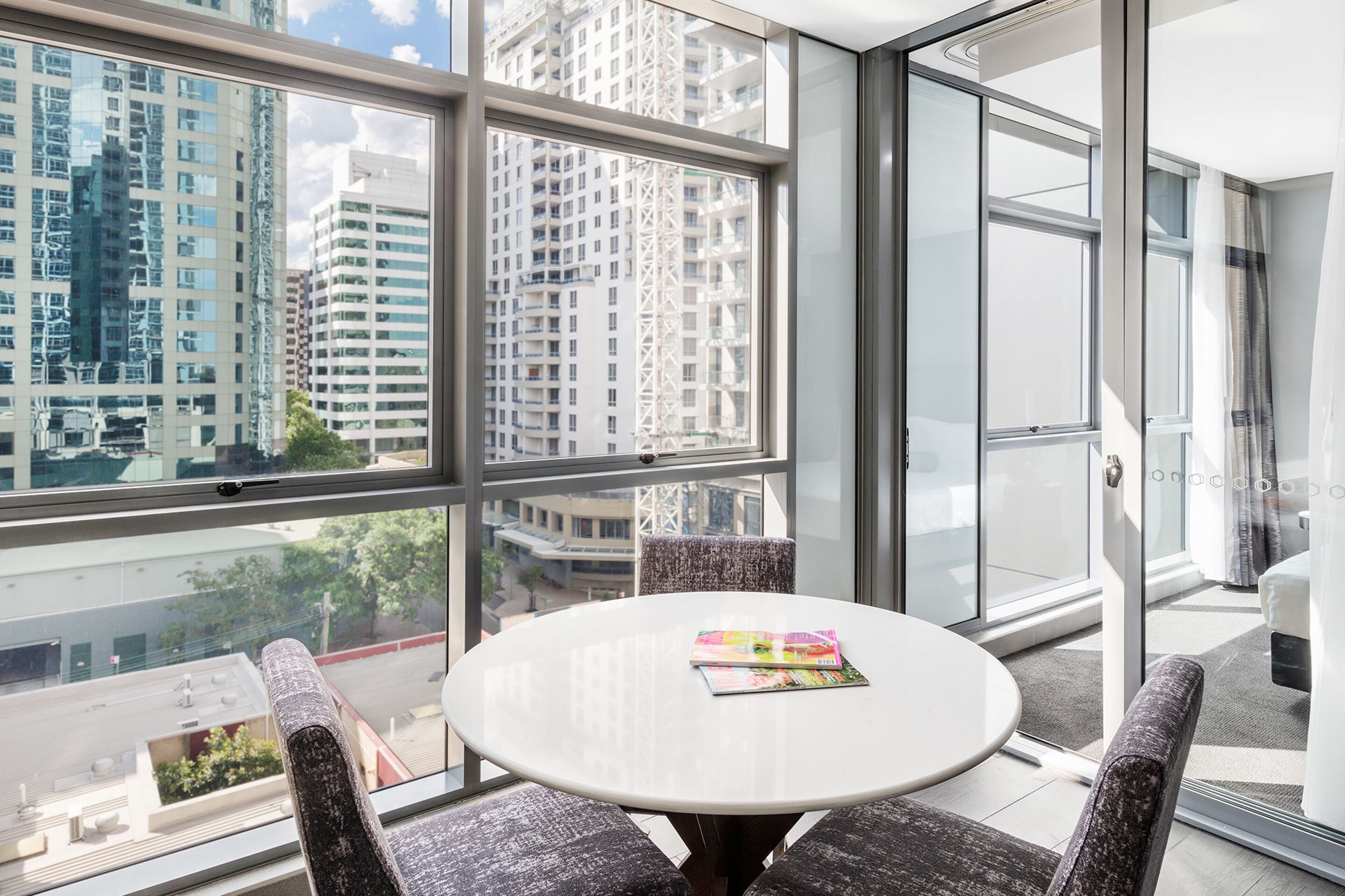 Meriton Suites Chatswood — image 6