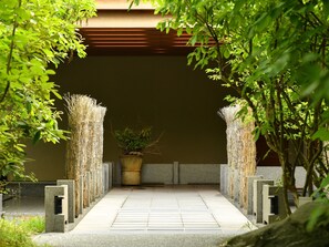 Entrée de l’hébergement