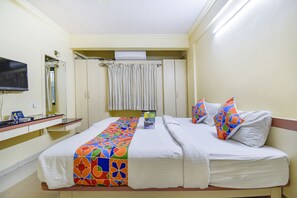 Deluxe-Zimmer | Hochwertige Bettwaren, Schreibtisch, Bügeleisen/Bügelbrett