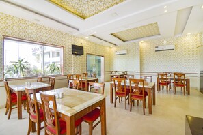 Tägliches inbegriffenes kontinentales Frühstück