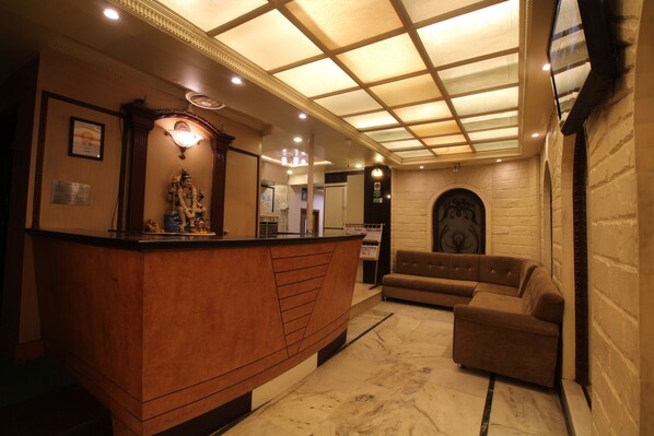 Reception - Hotel Shivkrupa (Pune)