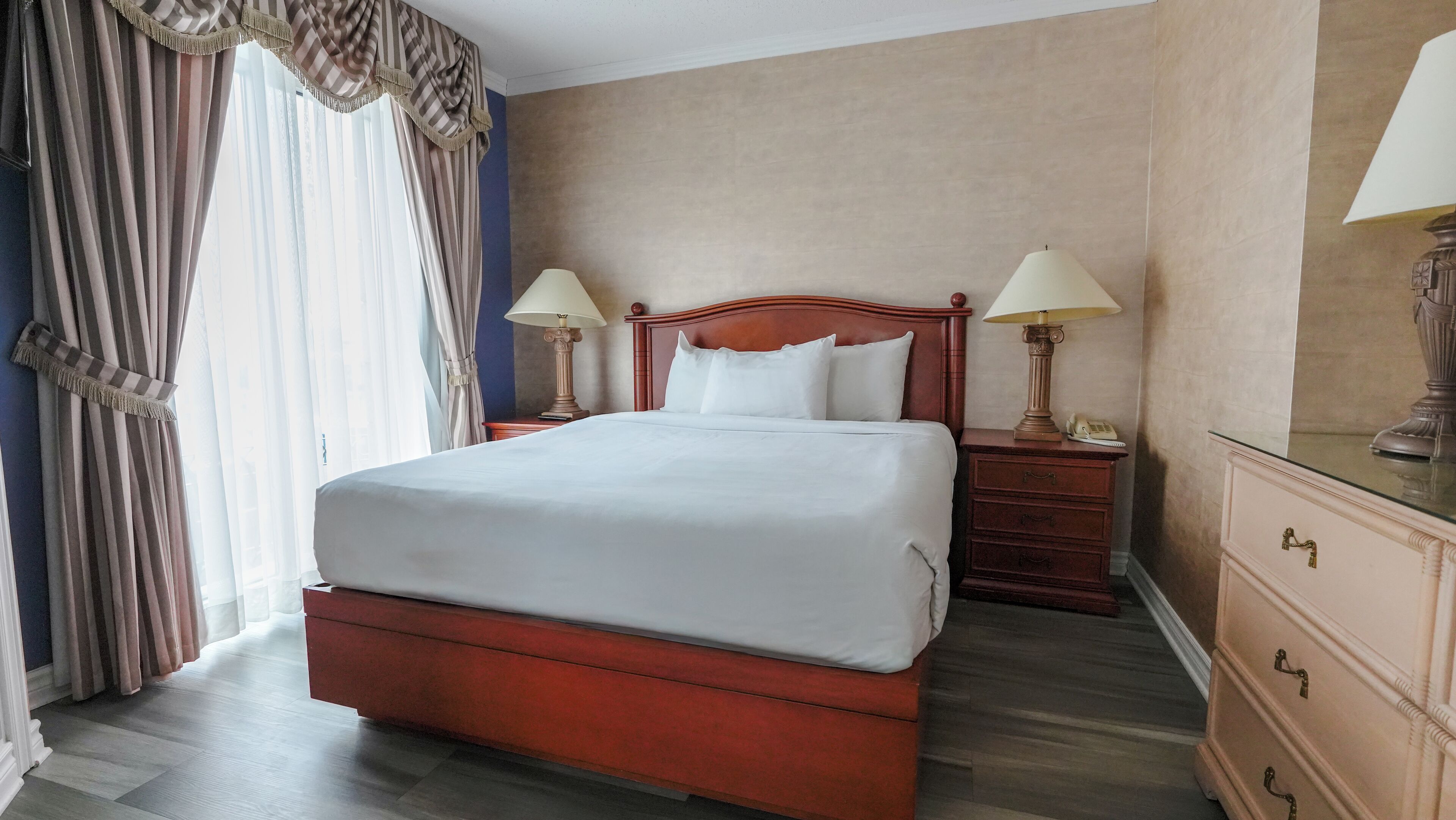 Suite, 1 Bedroom | Memory foam beds, in-room safe, desk, blackout drapes