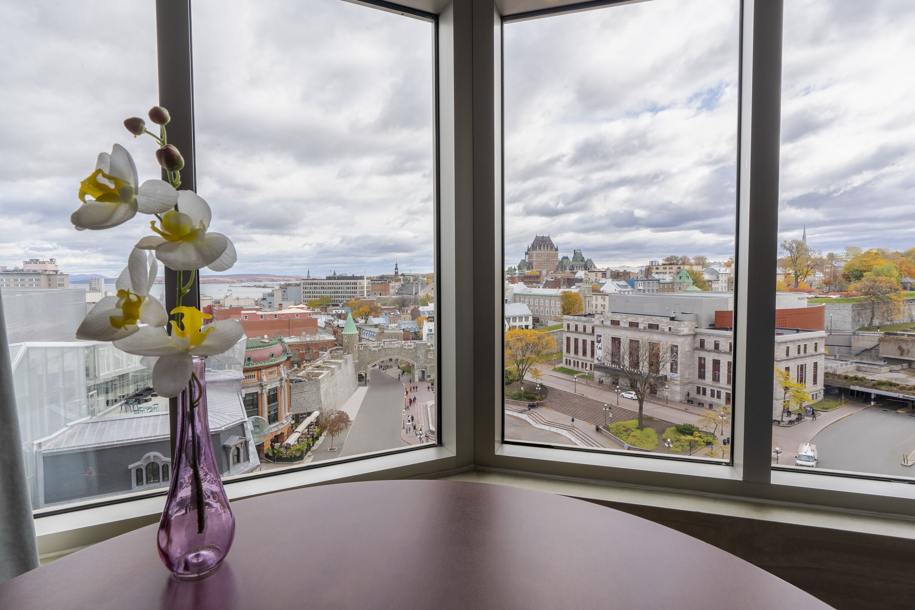 suite with panoramic city view, 1 king bed | view from room