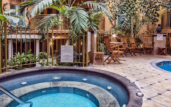 Indoor spa tub