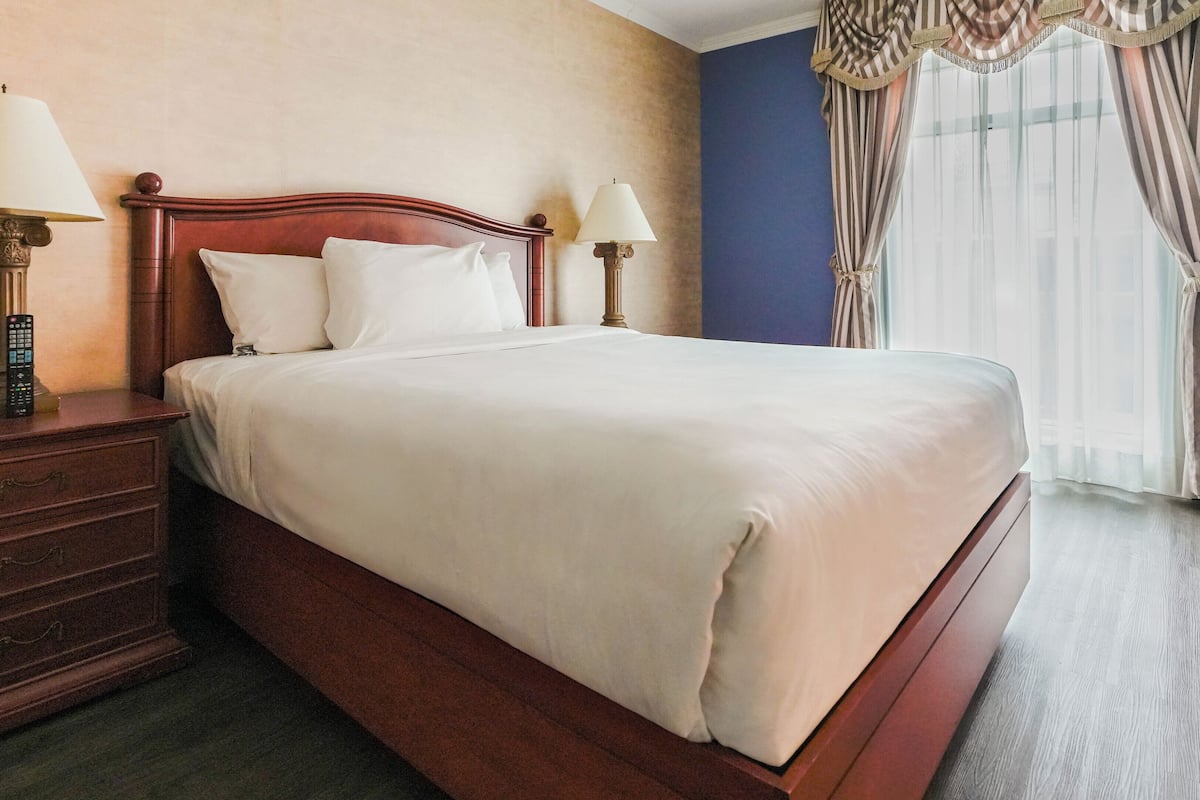 Exterior View Suite, 1 Queen bed and Sofa-bed | Memory foam beds, in-room safe, desk, blackout drapes