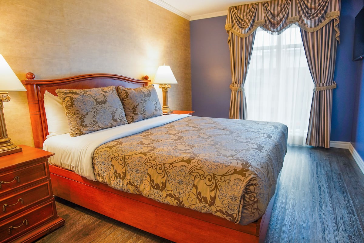 Exterior View Suite, 1 Queen bed and Sofa-bed