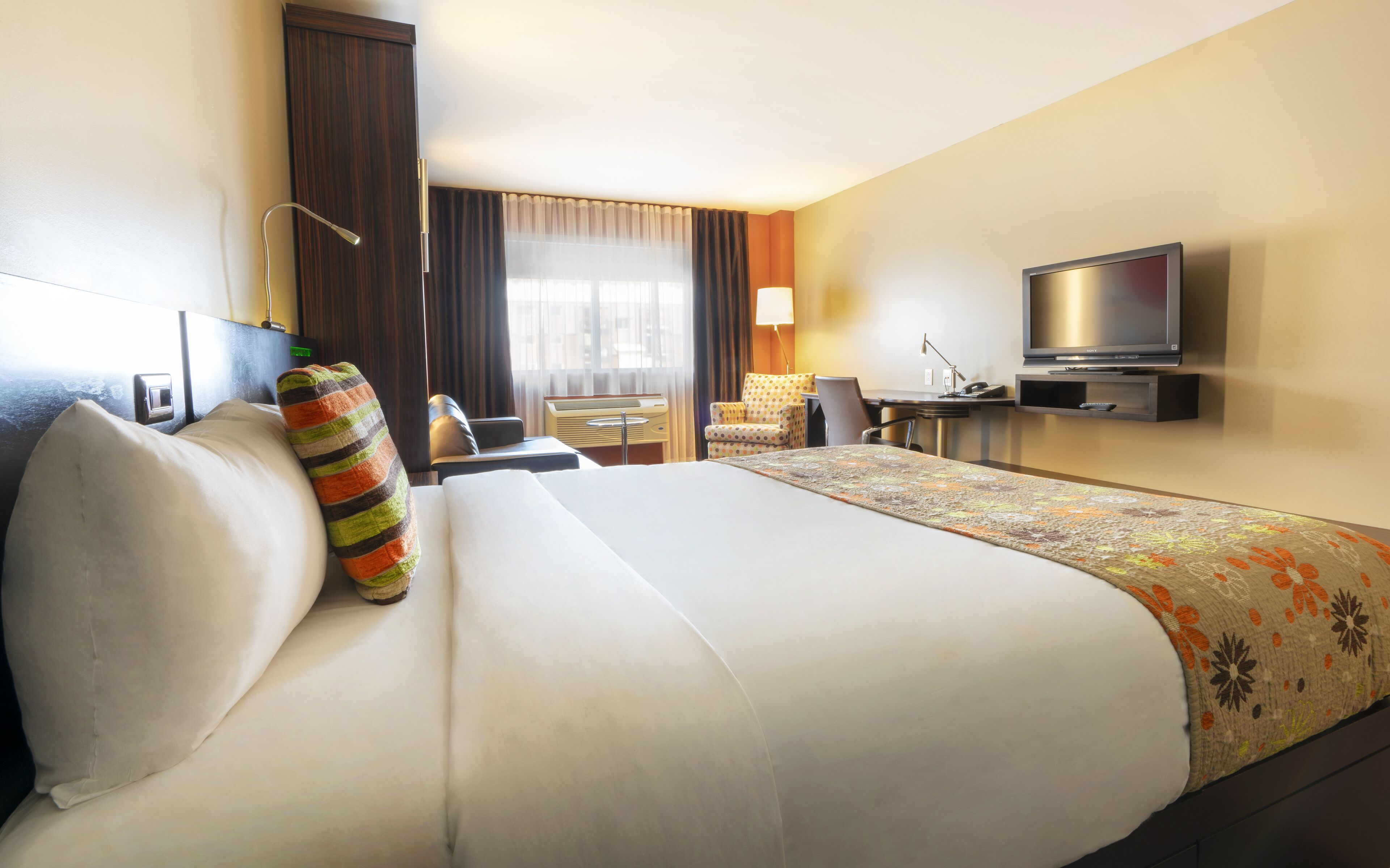 classic room, 1 queen bed and 1 queen murphy bed | memory-foam beds, in-room safe, desk, soundproofing