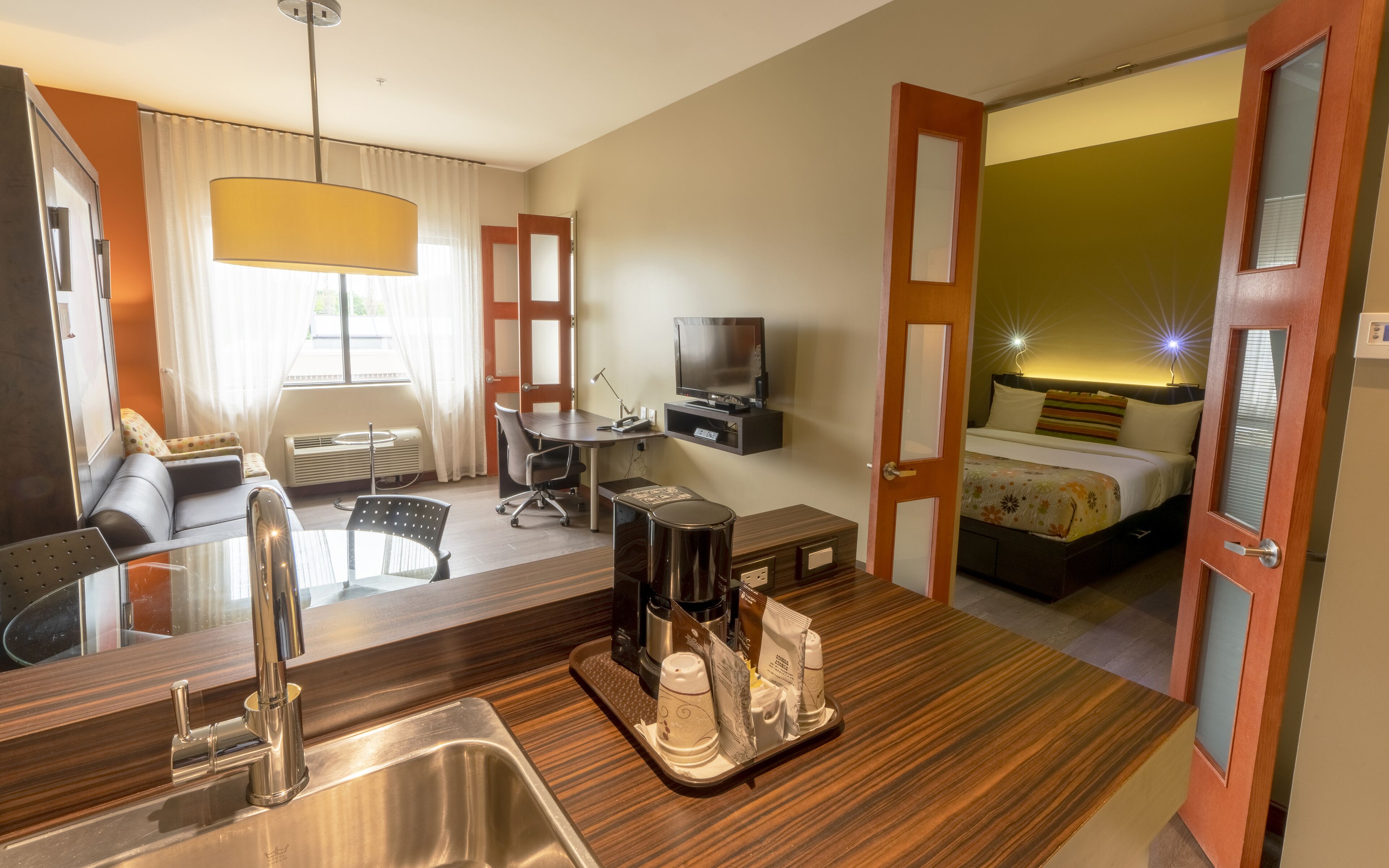 Foto - Hôtel Must Aéroport de Québec par JARO