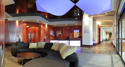 Hôtel Must – Aéroport de Québec par JARO