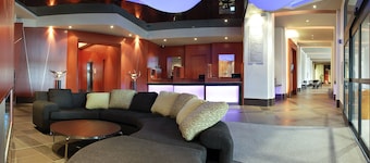 Hôtel Must – Aéroport de Québec par JARO