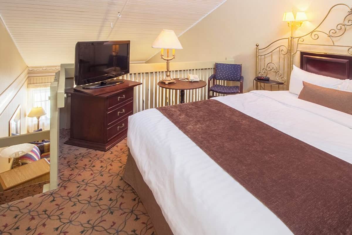 Suite Mezzanine, 1 Queen Bed with Sofabed