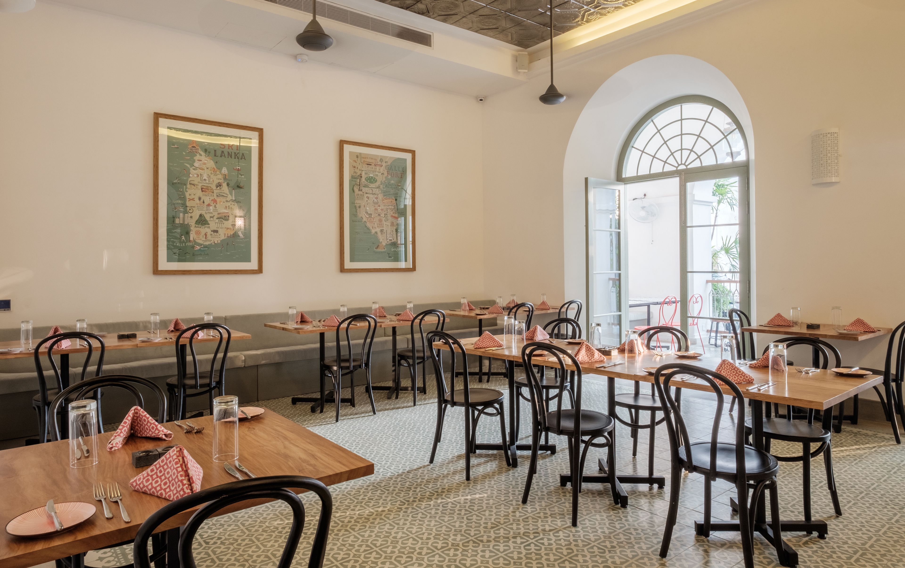 breakfast, lunch and dinner served