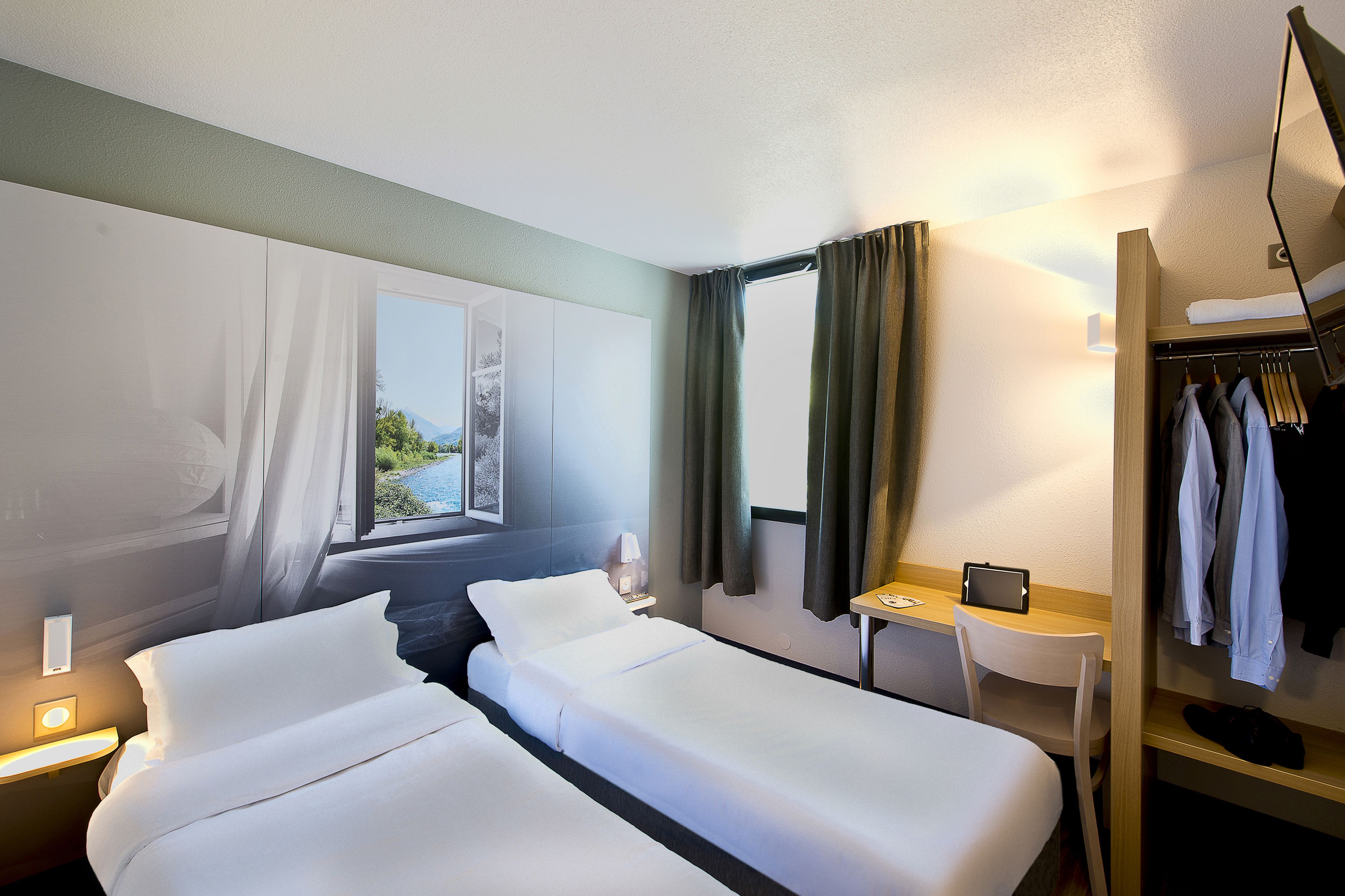 desk, soundproofing, free cots/infant beds, free wifi