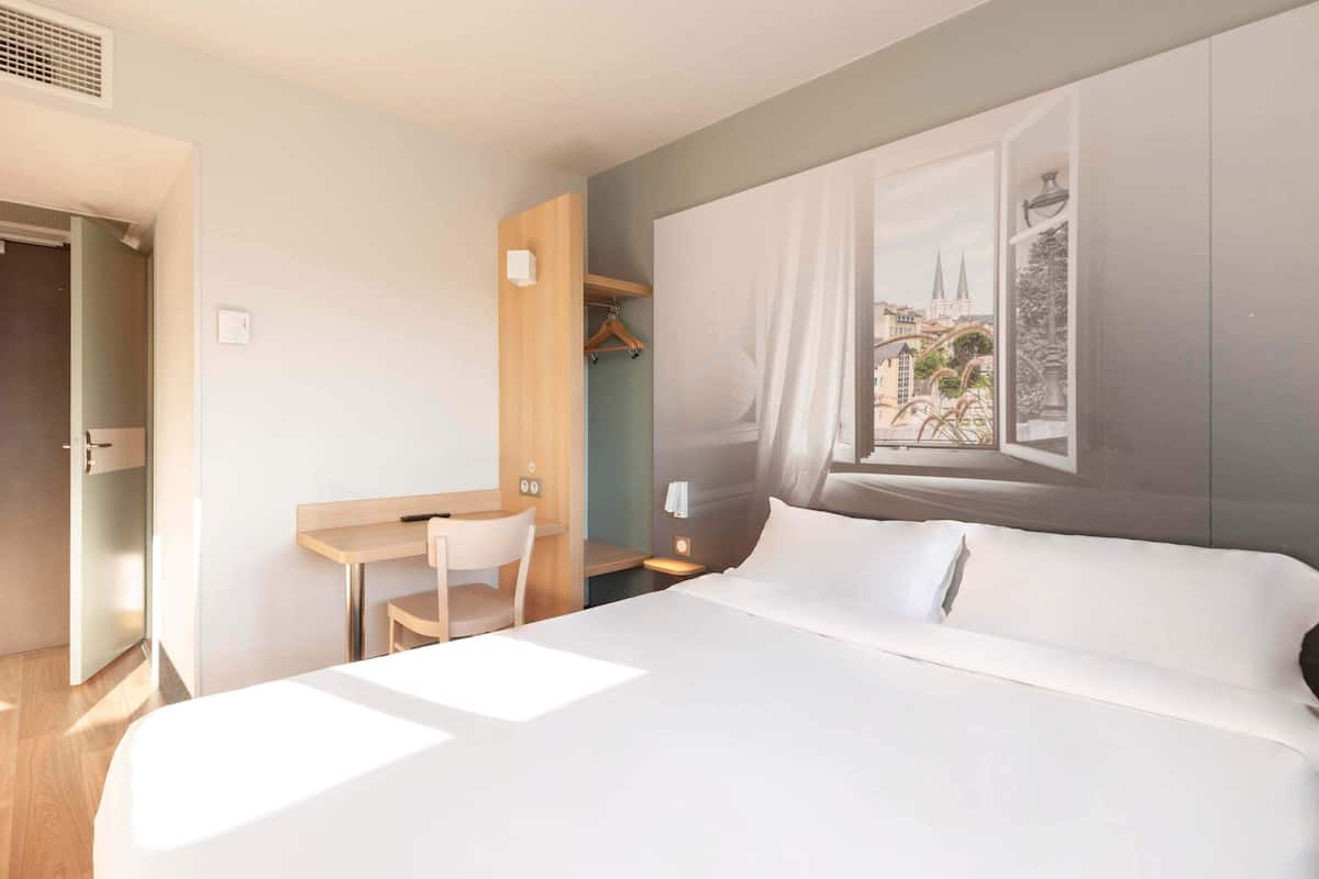 double room, non smoking | desk, soundproofing, free cots/infant beds, free wifi