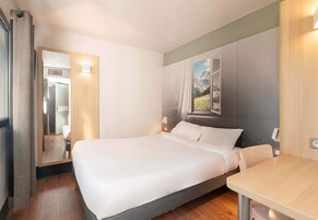 Escritorio, sistema de insonorización, cunas gratuitas y wifi gratis