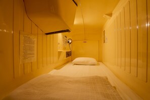 Quarto, somente para homens (Capsule) | Wi-Fi de cortesia, roupa de cama