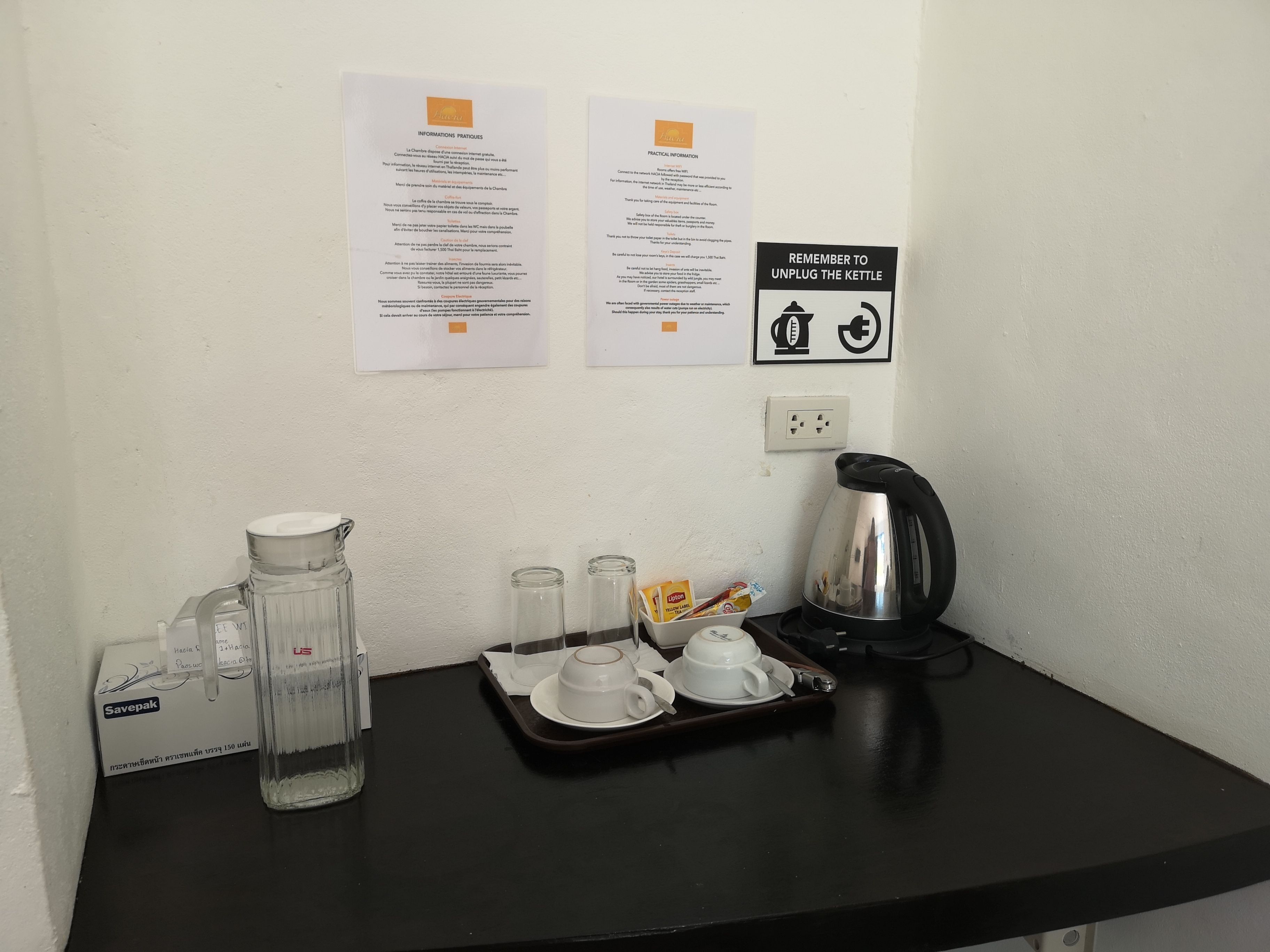 standard single room, 1 bedroom, pool view, poolside | minibar, in-room safe, blackout curtains, rollaway beds